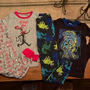 Set of 2 boys pajama sets size 8